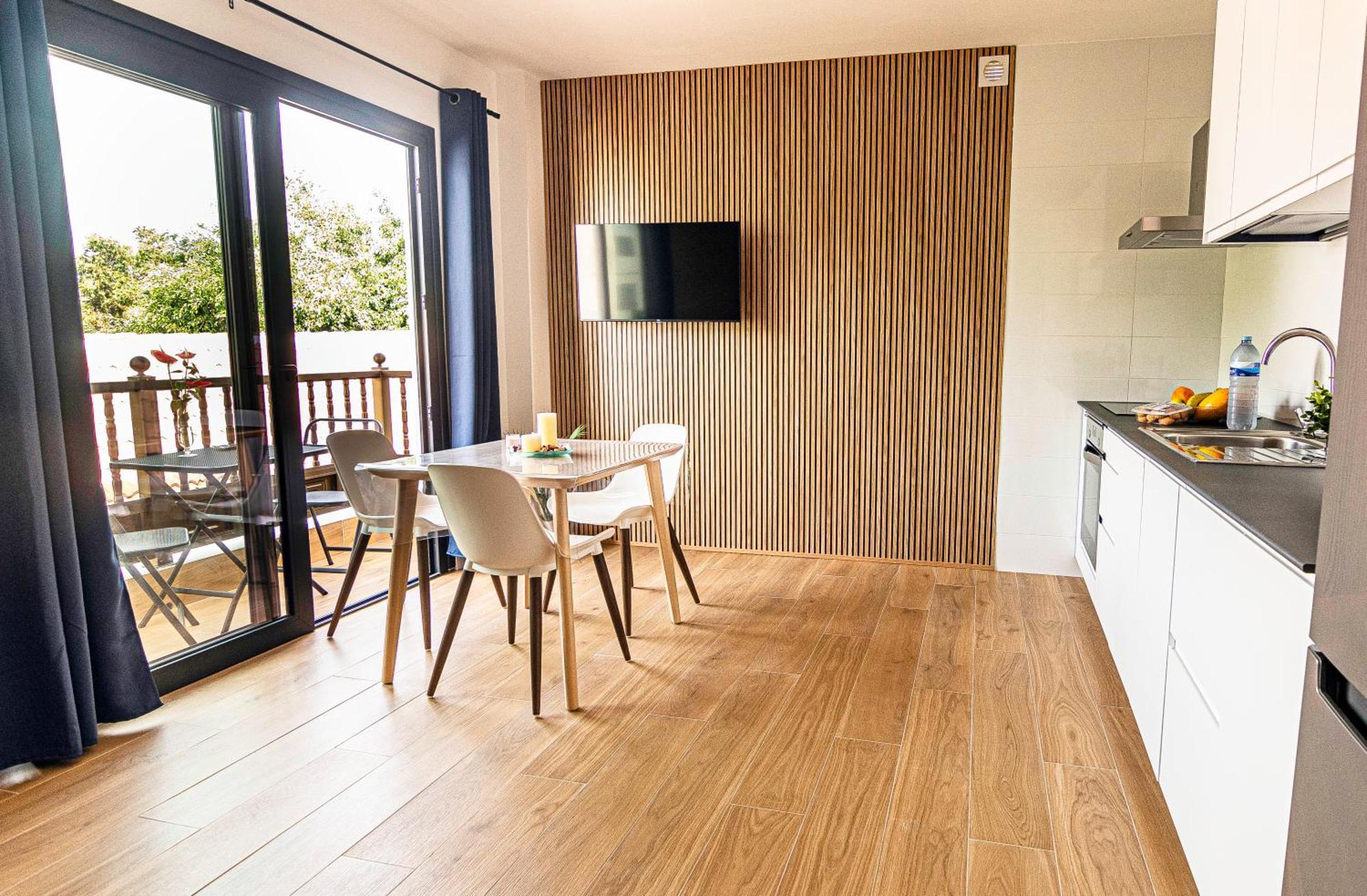 Isdan Apartment *